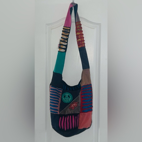 Handbags - 🔥 Hobo bag! Trendy! Beautiful colors & design! TREAT YOURSELF TODAY!!!! NWOT 🤩
